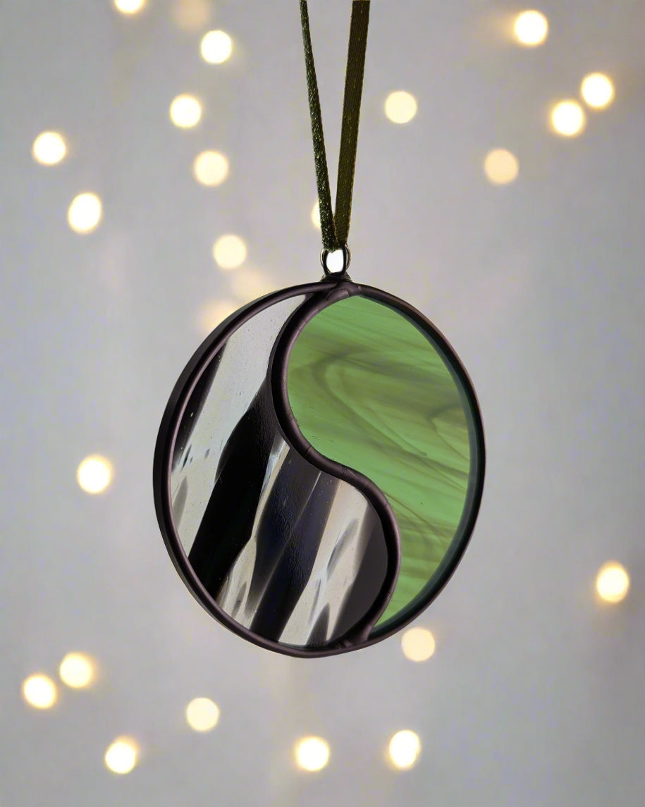 Yin Yang Bauble, Matcha